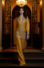 Pepper Stem Embroidered Tunic Set